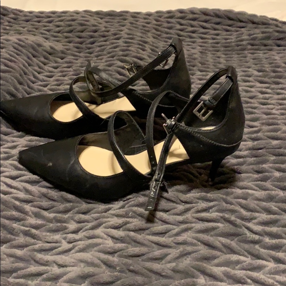 Pumps - Picture 2 of 3